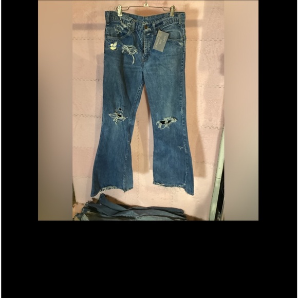 Vintage levi with butterfly patch - Picture 2 of 3